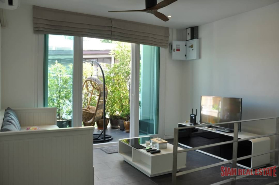 Townhouse in Ekkamai | 180 sqm. and 3 bedrooms, 2 bathrooms-1