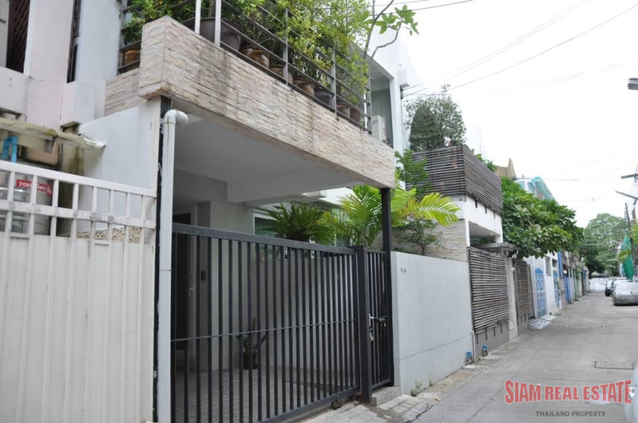 Townhouse in Ekkamai | 180 sqm. and 3 bedrooms, 2 bathrooms-10