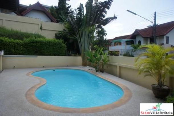 Hilltop Three Bedroom House with Private Pool in Kathu-4