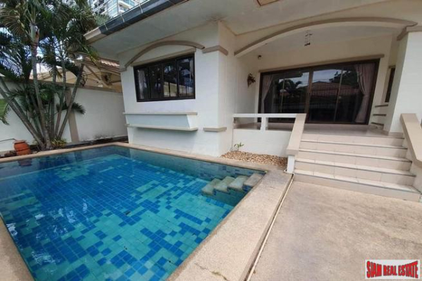 Lowest Price 3 BRs Pool Villa For Rent in Jomtien Near The Beach ( Sea Side )-1