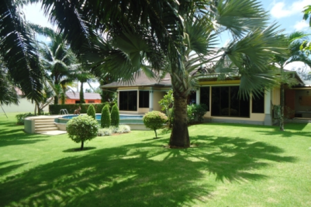 Beautiful Villa with Small Bungalow Resort in Khao Lak-4