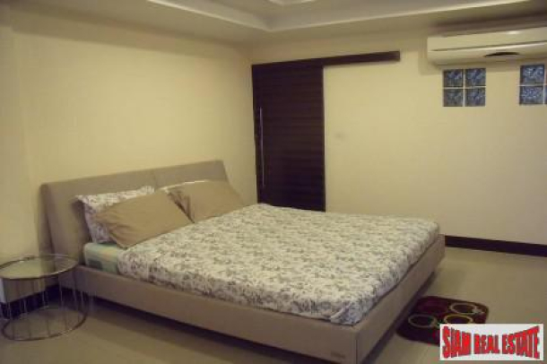Five Store Large Townhouse for Rent in the On-nut Area, Bangkok-3