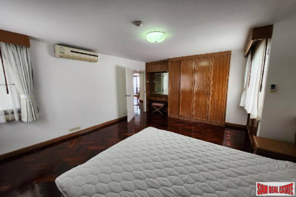 Comfortable and Nicely Decorated Three Bedroom for Rent in Khlong Toei-18