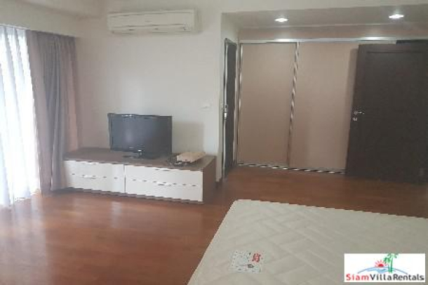 Baan Sukhumvit 14 | Convenient and Spacious Two Bedroom Condo for Rent in Lumphini-7