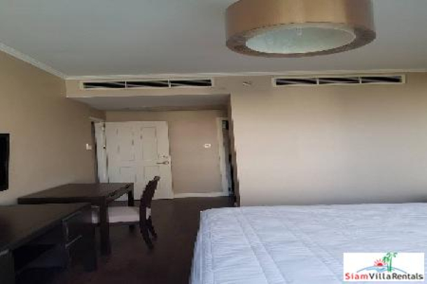 All Seasons Mansion | Spacious and Convenient Two Bedroom Condo for Rent in Lumphini-6