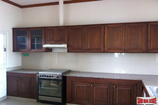 Beautiful 5 Bedrooms Family Home on Burapa Golf Course For Sale at Bo Win, Si Racha - Price Reduced by 33%!-10