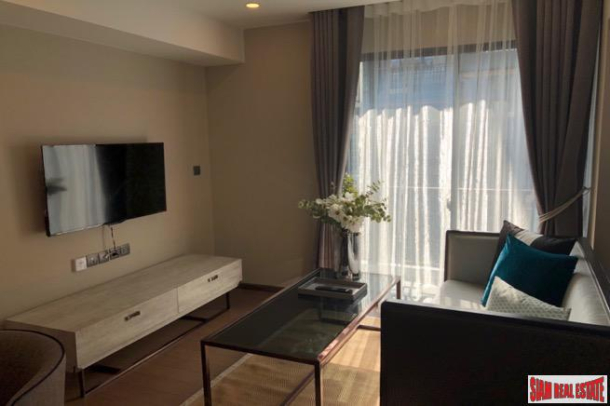 Na Vara Residence | Bright and Comfortable One Bedroom Pool View Condo in Chit Lom-2