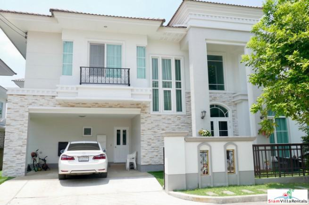 Beautiful Three Bedroom Estate Home for rent in Dok Mai, Bangkok-1