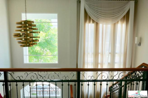 Beautiful Three Bedroom Estate Home for rent in Dok Mai, Bangkok-15