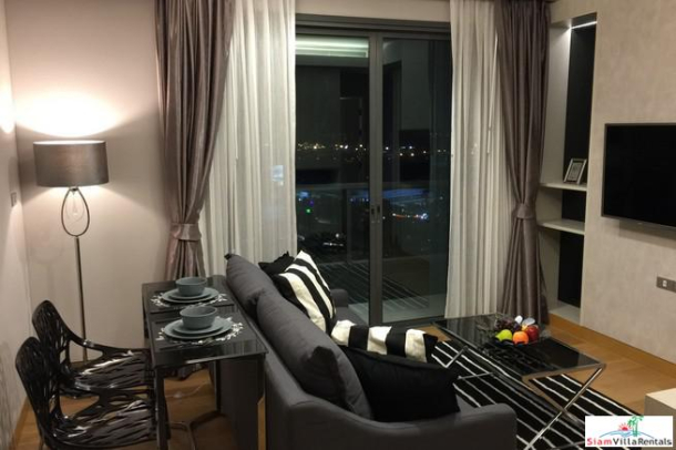The Lumpini 24 | Elegant Two Bedroom Condo for Rent with City Views in Phrom Phong-4