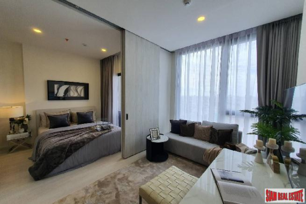New Luxury High-Rise Newly Completed Next to BTS at Ratchayothin, Chatuchak - 2 Bed Corner Units-12
