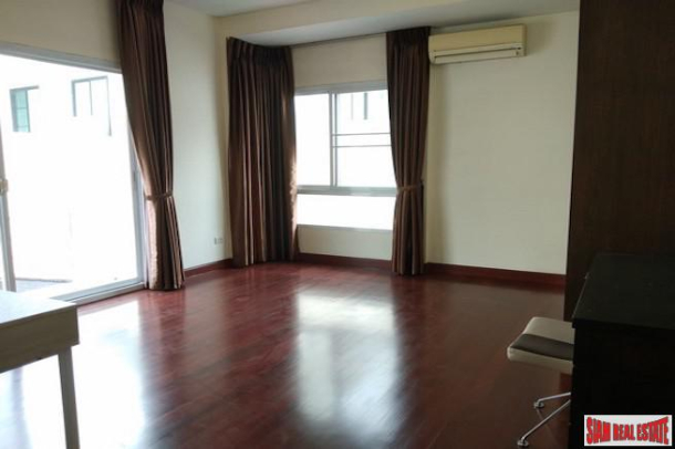 Large Two Story Three Bedroom Pet Friendly House for Rent in Ekkamai-13