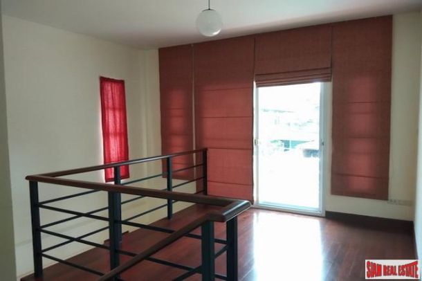 Large Two Story Three Bedroom Pet Friendly House for Rent in Ekkamai-14