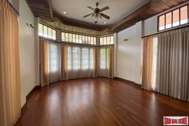 Four Bedroom Pet Friendly House for Rent Near BTS National Stadium-16
