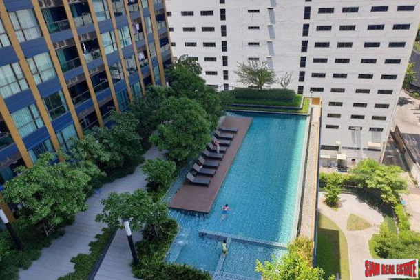 Lumpini Suites Phetchaburi-Makkasan | Top Floor Two Bedroom Condo with Nice City Views for Sale-2