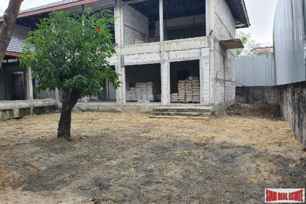 Land For Sale In Amazing Location On Quiet Street Just Minutes From BTS Thong Lo Bangkok.-17