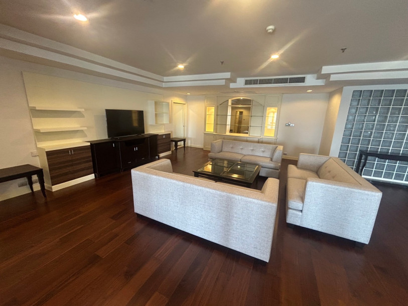 Shanti Sadan | Extra Large Three Bedroom + 1 Study room  Condo for Rent in Thong Lo-11