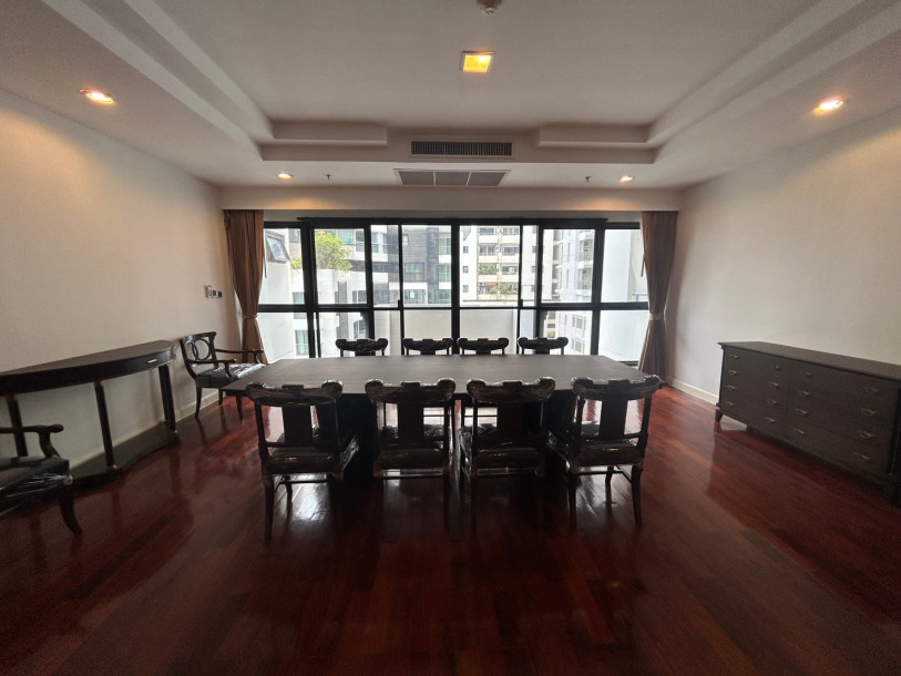 Shanti Sadan | Extra Large Three Bedroom + 1 Study room  Condo for Rent in Thong Lo-10