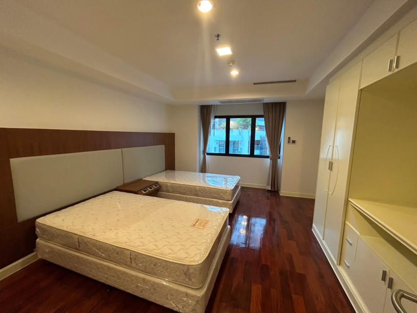 Shanti Sadan | Extra Large Three Bedroom + 1 Study room  Condo for Rent in Thong Lo-9