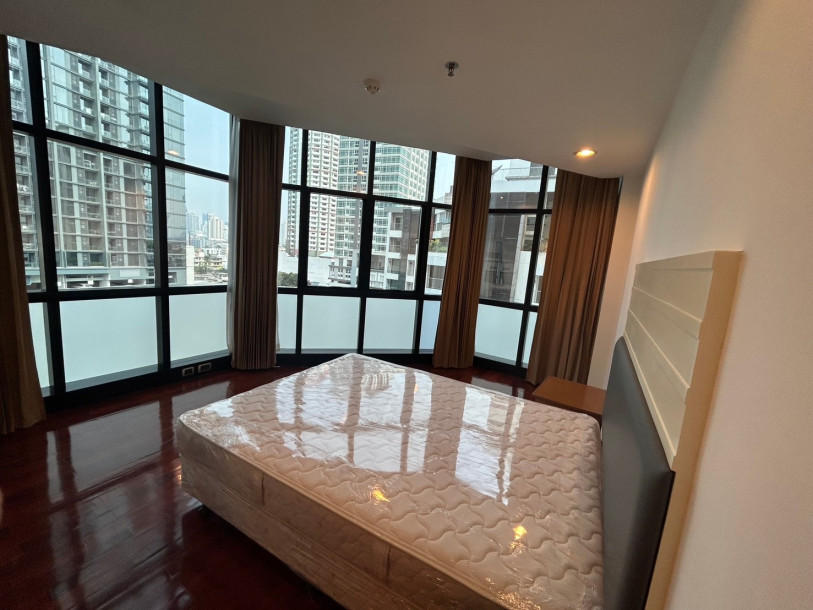 Shanti Sadan | Extra Large Three Bedroom + 1 Study room  Condo for Rent in Thong Lo-8