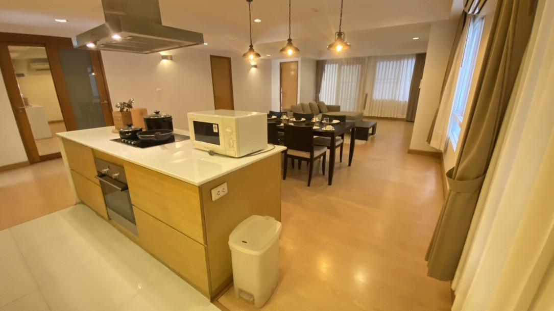 Viscaya Private Residence | Bright and Modern Three Bedroom Condo in Phrom Phong-15
