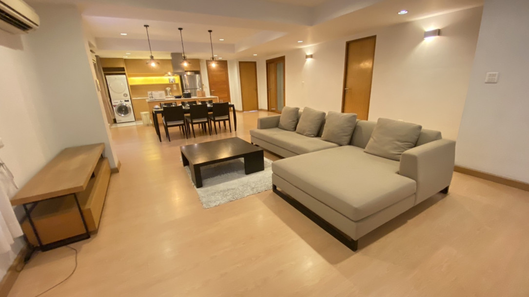 Viscaya Private Residence | Bright and Modern Three Bedroom Condo in Phrom Phong-12