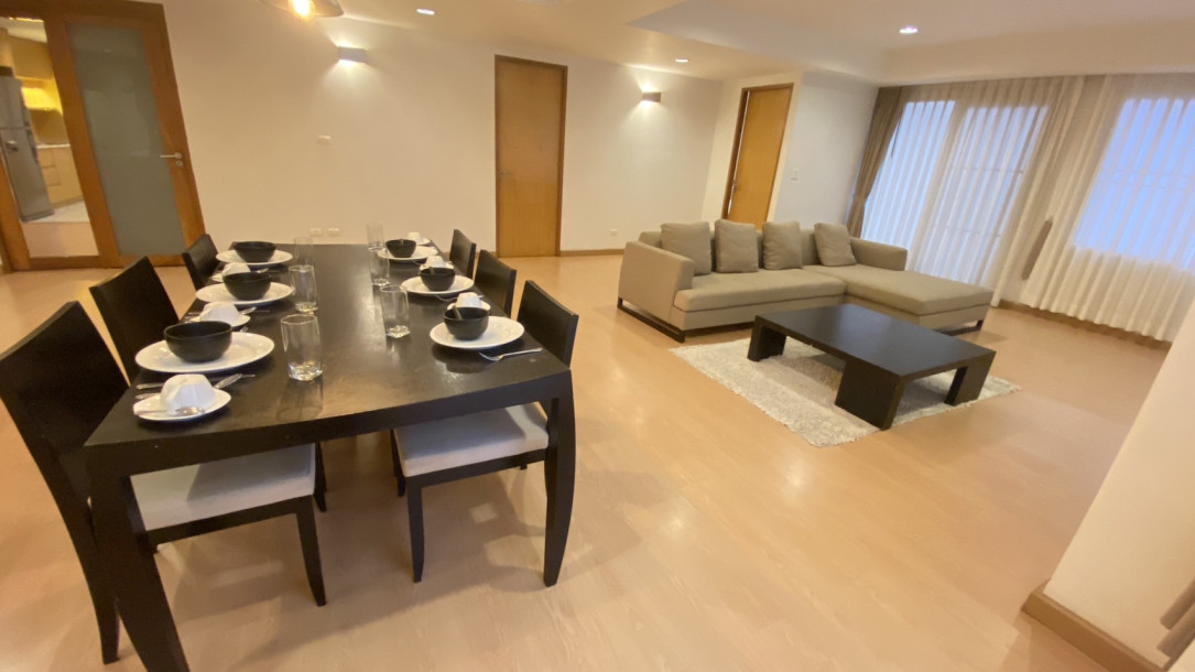 Viscaya Private Residence | Bright and Modern Three Bedroom Condo in Phrom Phong-11